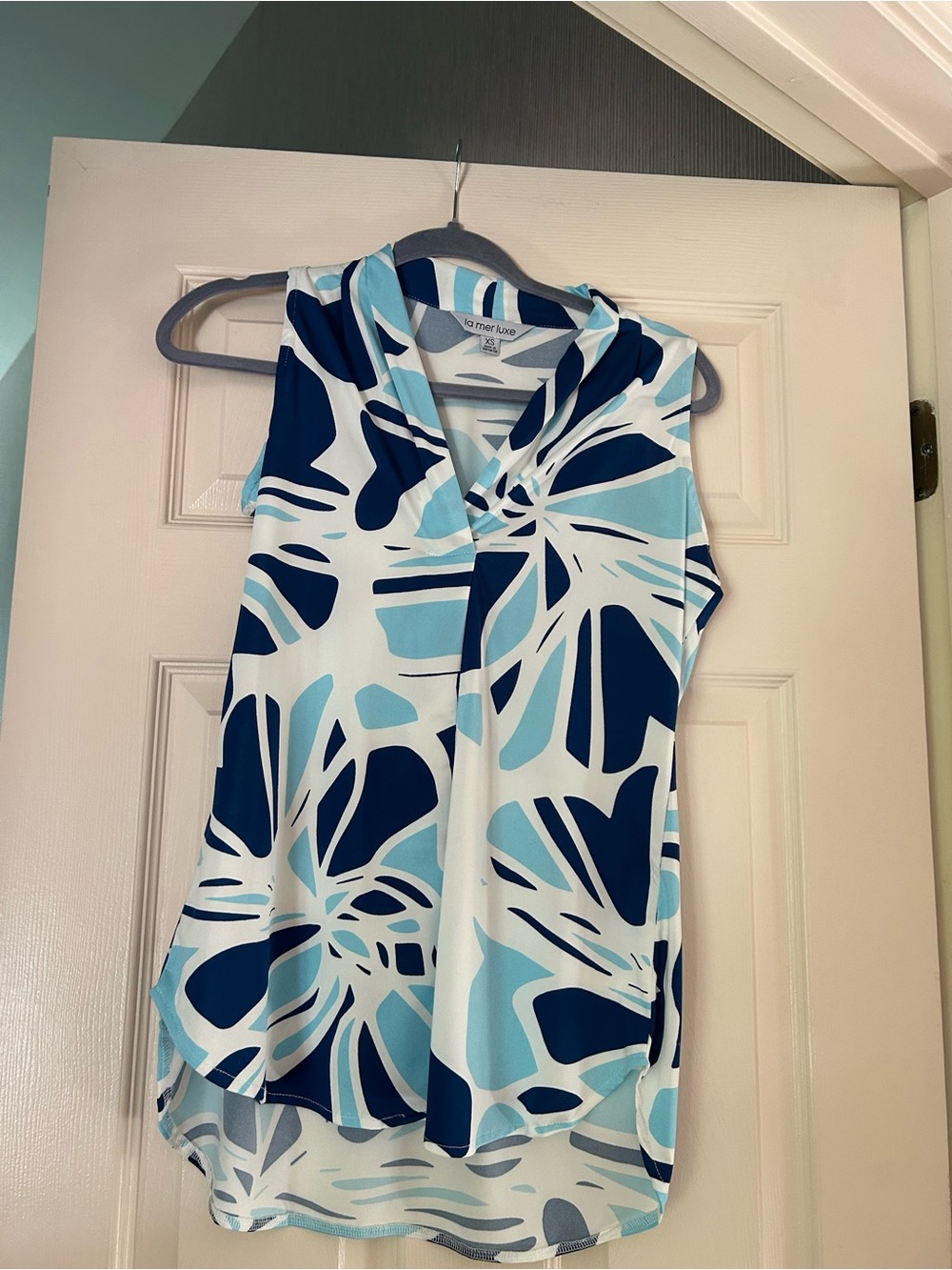 Sleeveless V-Neck top in Navy & Aqua Blue Abstract Print